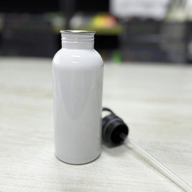 Garrafa de água esportiva de aço inoxidável com tampa de palha