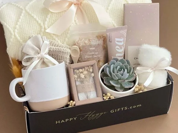 Qual é o orçamento típico para brindes personalizados de promoção de marca?