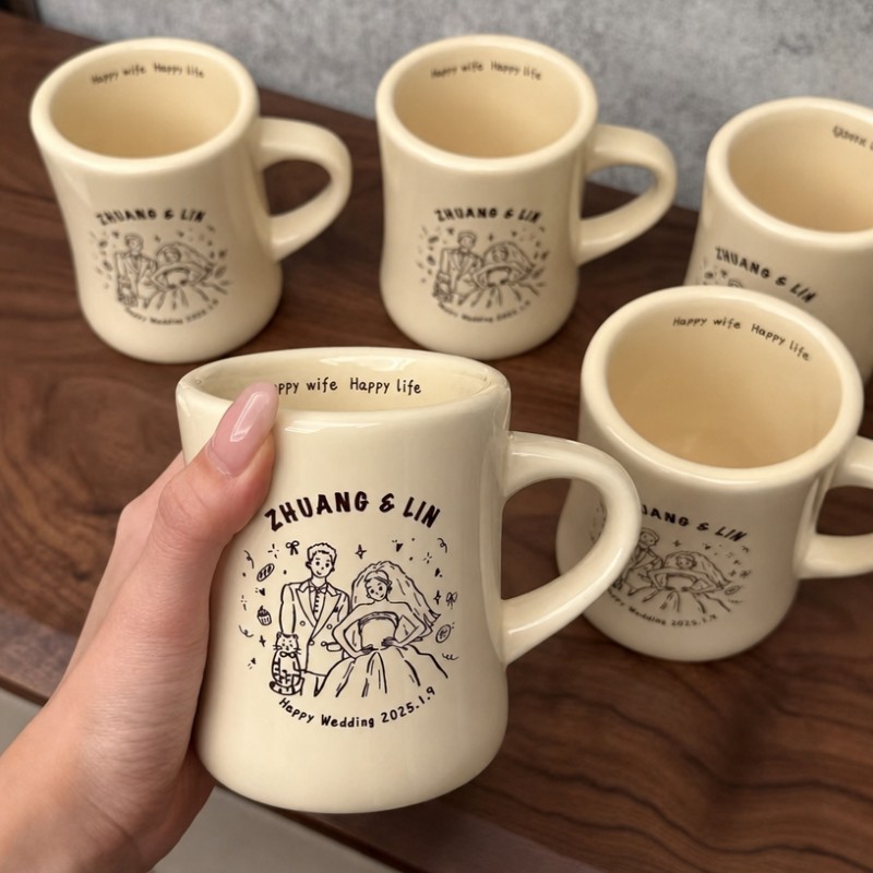 Caneca de café de cerâmica com logotipo personalizado em formato de cintura